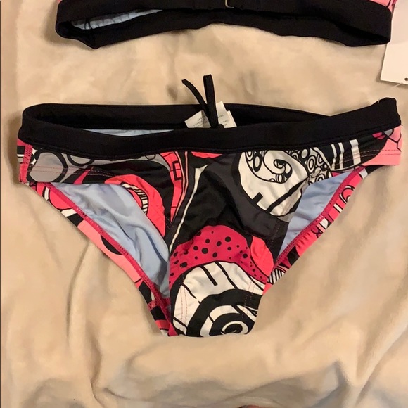 Nike Swimsuit - Picture 5 of 6